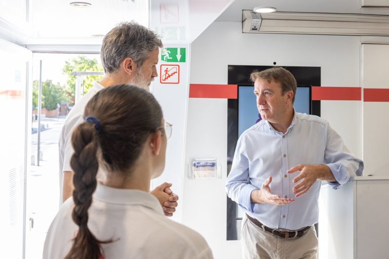 ‘Generación D’ ayuda a potenciar las habilidades digitales de los vecinos de Tres Cantos