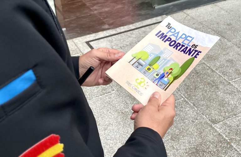 recogida de papel y cartón comercial