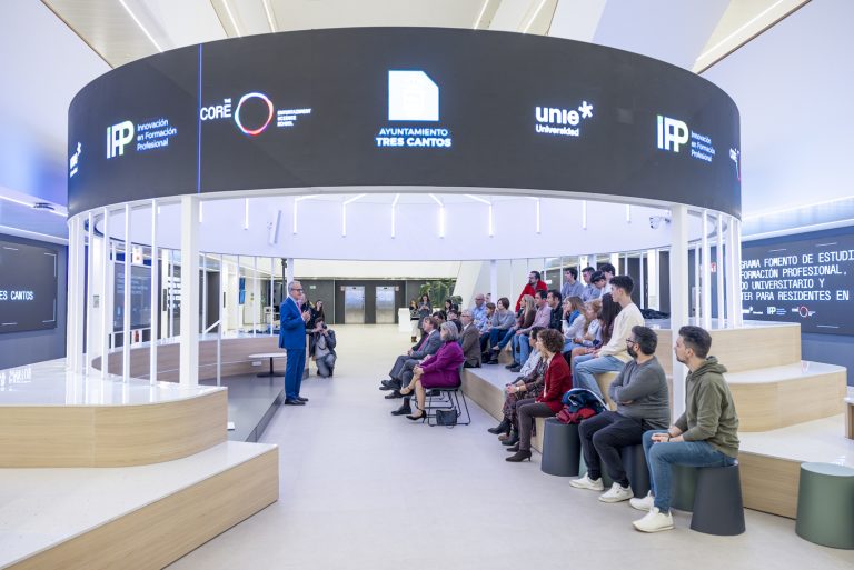 Los alumnos de la UNIE podrán recibir ayudas para cubrir hasta el 50% de la matrícula