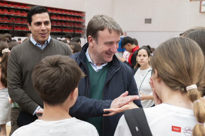Jesús Moreno visita el polideportivo de La Luz