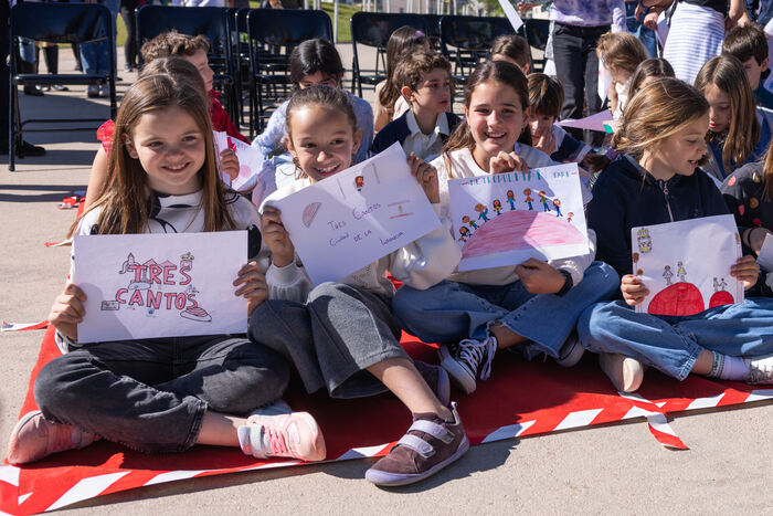 Tres Cantos recibe la placa que la acredita como Ciudad Amiga de la Infancia