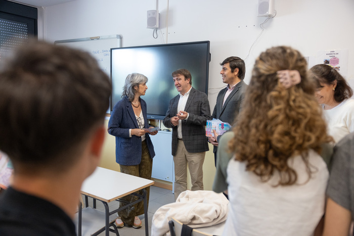 Jesús Moreno visita el IES Montserrat Caballé
