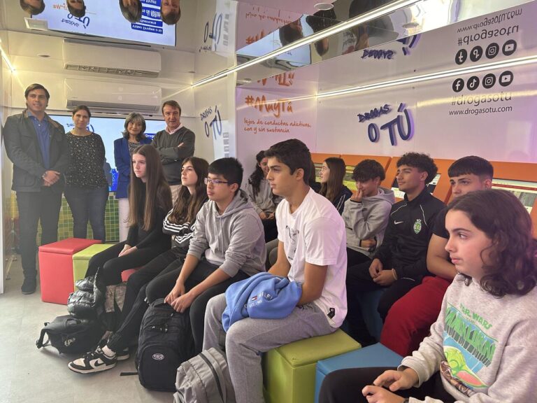 El autobús del programa ‘Drogas o tú’ inicia su ruta por los colegios de Tres Cantos